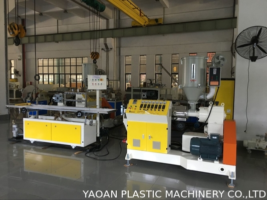 Le double simple colore la machine d'extrusion de logement léger de tube du PC LED