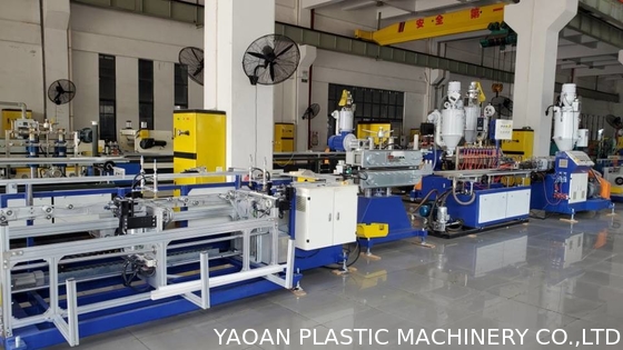 Le double à grande vitesse colore la machine 4-6m/minute d'extrusion de logement léger de tube du PC LED, poinçonnant en ligne