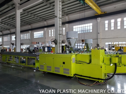 16-32mm machine en plastique d'extrusion de tuyau de tube isolant de PVC de 4 cavités, chaîne de production de tuyau de PVC